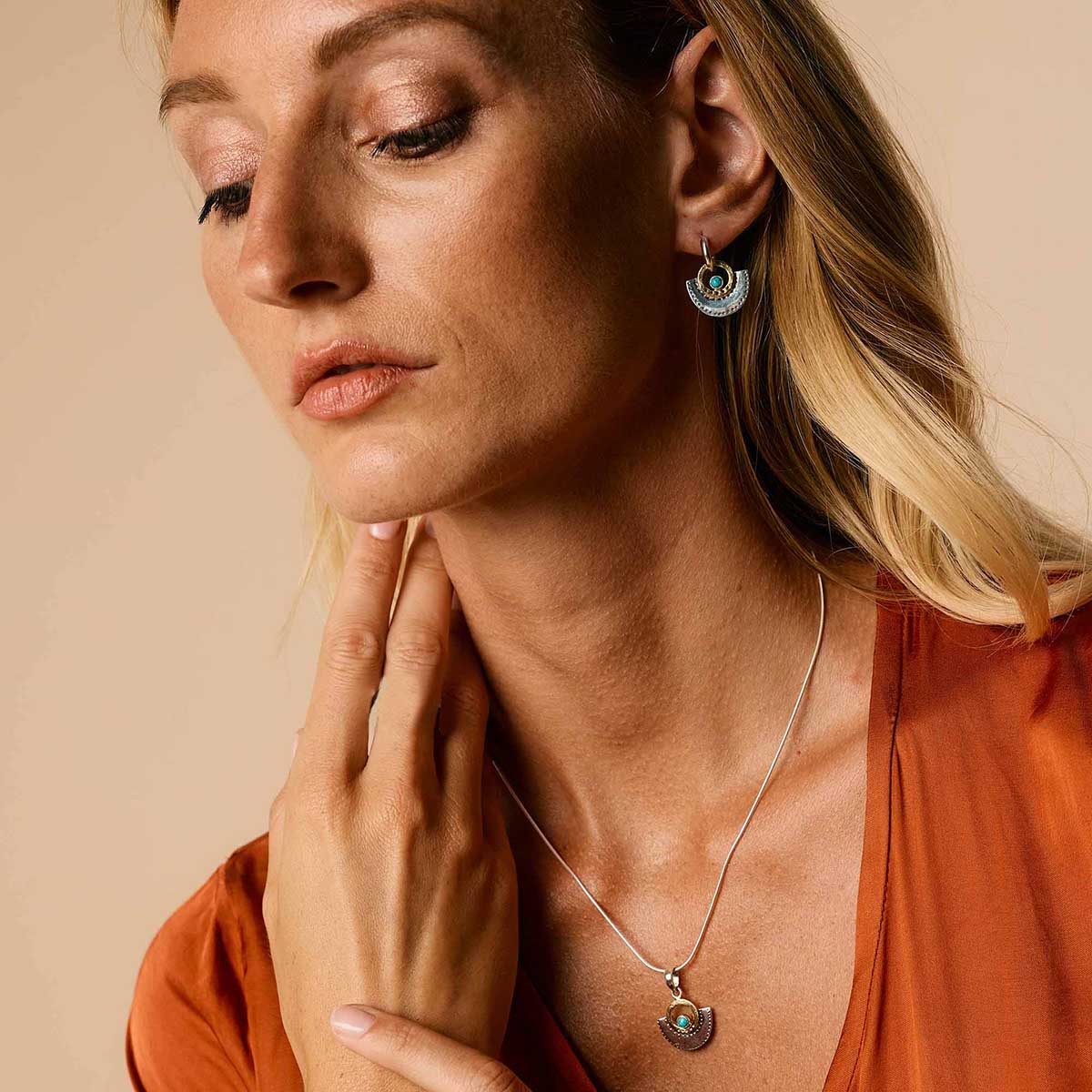 Turquoise Mixed Metal Fan Necklace and Earrings