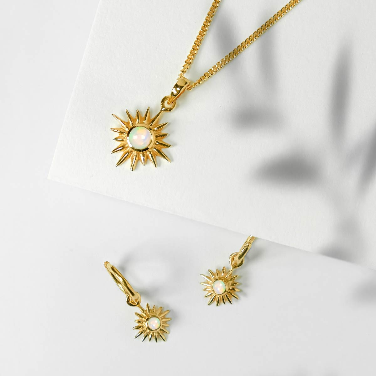 Gold Eclipse Necklace and Earrings Set, Opal Gold Sun Necklace and Earrings, Opal Necklace and Earrings Set, October Birthstone Jewellery Set, Gold Lunar Necklace and Earrings