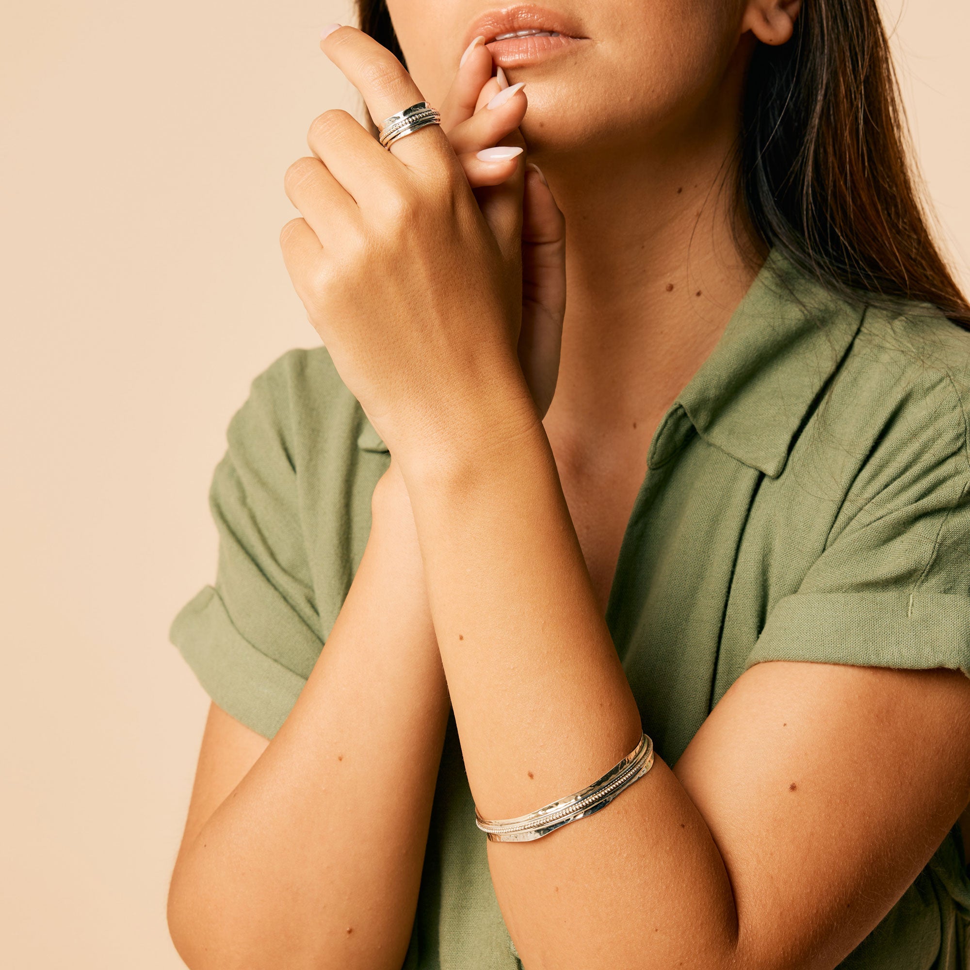 Aura Halo Spinning Ring