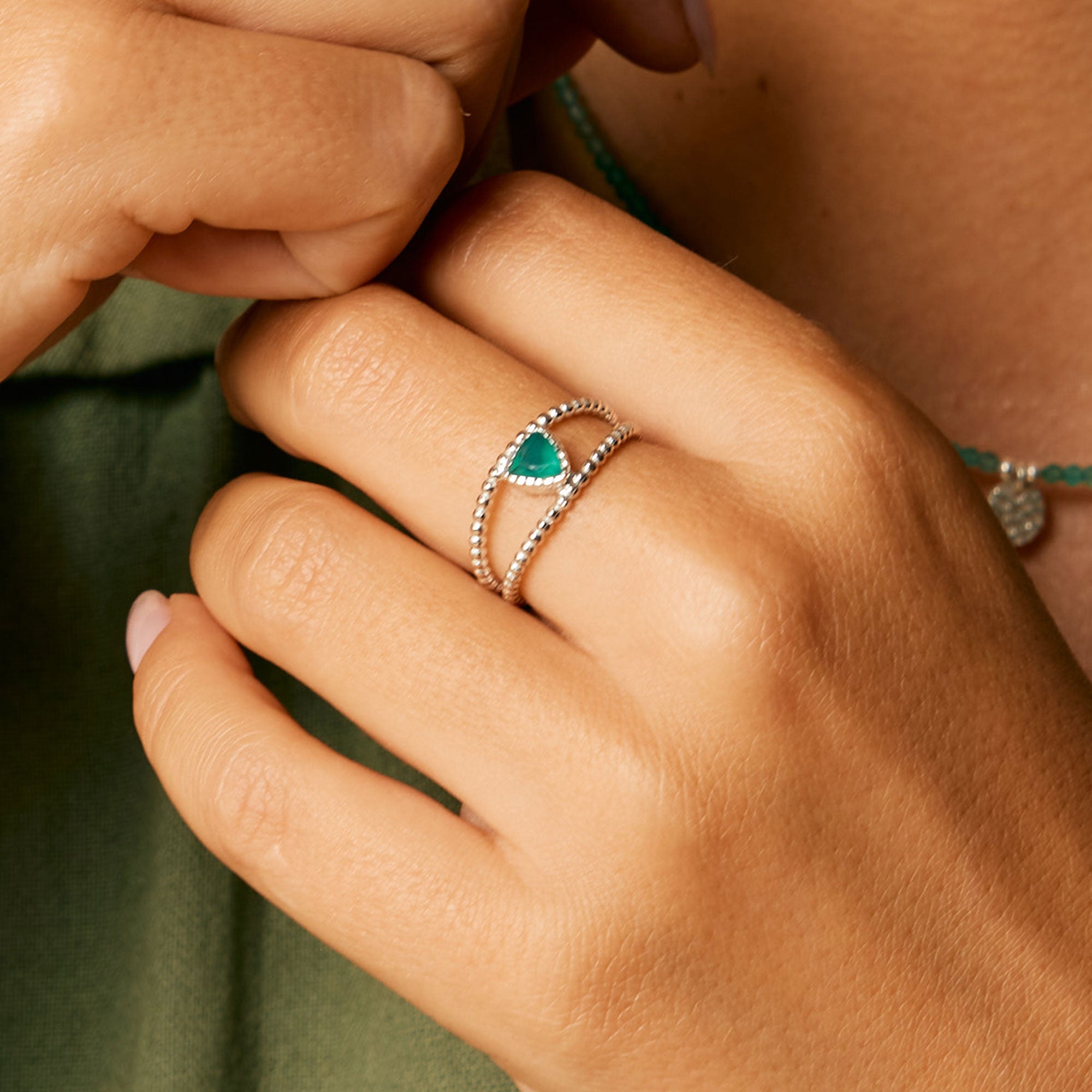 TRILLION RAWA RING GREEN ONYX