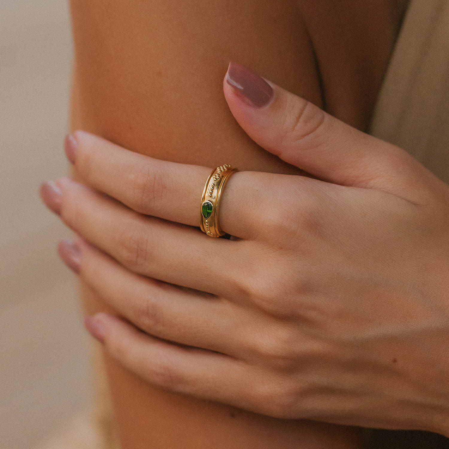 Yellow gold spinner ring with green gemstone, Gold and chrome diopside spinner ring, Gold spin ring, Gemstone spinning rings